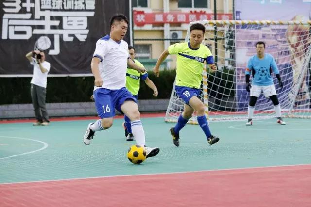 詹姆斯20+14+6浓眉24+8 湖人大胜绿军西部第五