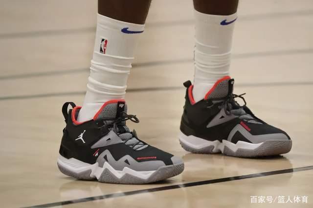 雷蒙20分翟晓川12+11 北京首钢大胜山西